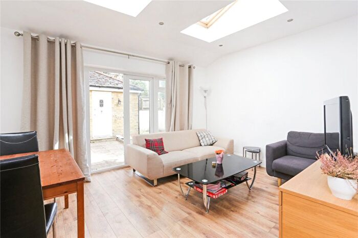 4 Bedroom End Of Terrace House To Rent In Lessingham Avenue, London, SW17