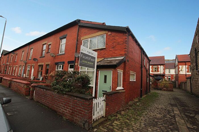 2 Bedroom End Of Terrace House For Sale In Burnley Road, Todmorden, OL14