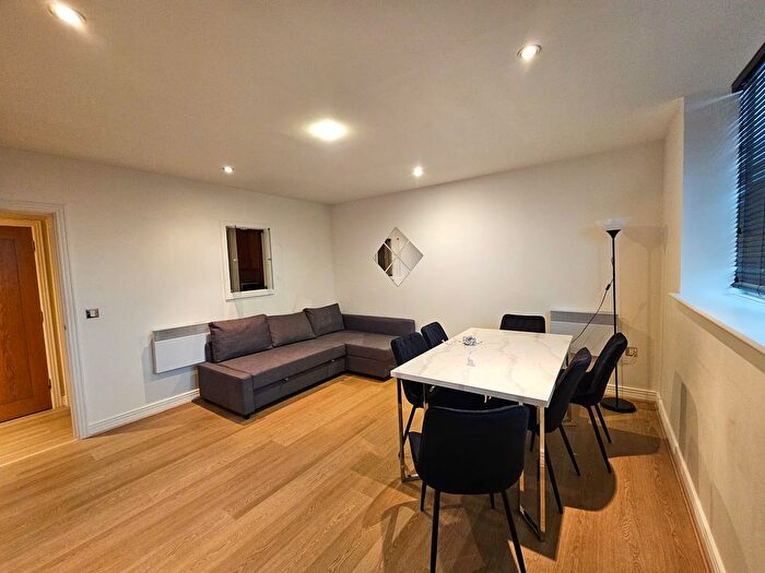 2 Bedroom Flat To Rent In Romford Road, London, E15