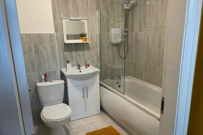 2 Bedroom Flat To Rent In Heritage Court, Mansfield, NG20