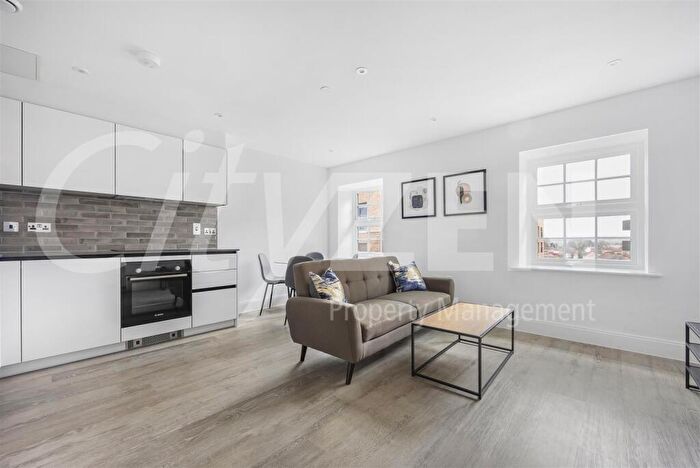 1 Bedroom Flat To Rent In Memorial Avenue, Slough, SL1