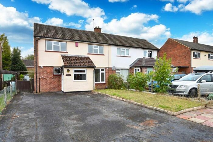 3 Bedroom Semi-Detached House To Rent In Mitcham Road, GU15