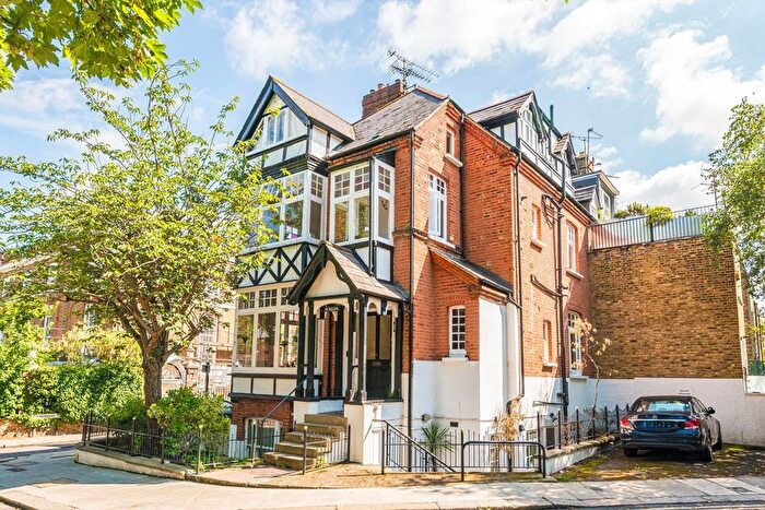 1 Bedroom Flat For Sale In The Hermitage, Richmond, TW10
