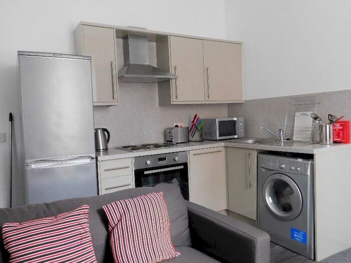 2 Bedroom Flat To Rent In James Street, Riverside, Stirling, FK8