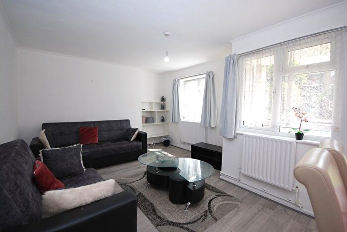 3 Bedroom Flat To Rent In Caldwell Street, London, Oval, SW9