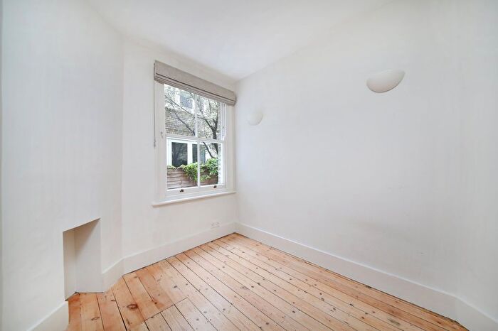 2 Bedroom Flat To Rent In Cowley Road, Mortlake, SW14
