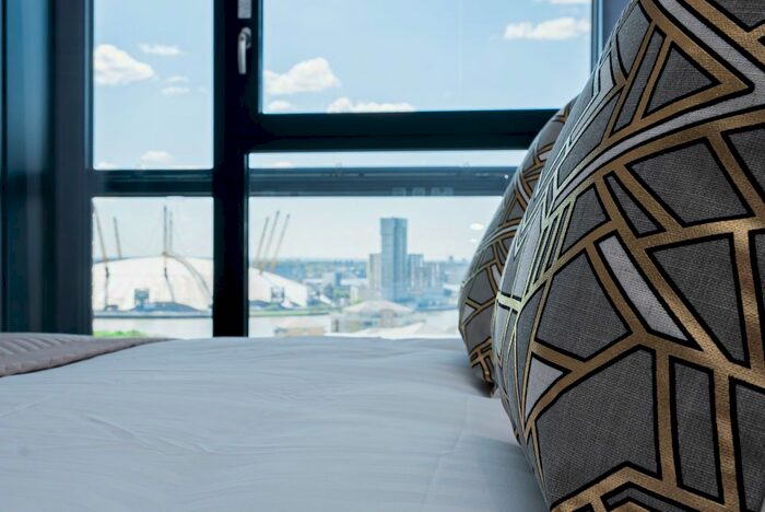 1 Bedroom Flat To Rent In Silvocea Way, London, E14