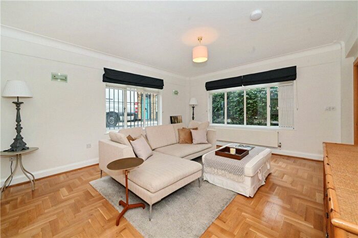 2 Bedroom Flat To Rent In Montagu Court, - Montagu Square, W1H