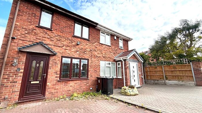 2 Bedroom Property To Rent In Charlecote Rise, Willenhall, WV13