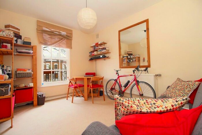 1 Bedroom Apartment To Rent In Hanley Road, N4