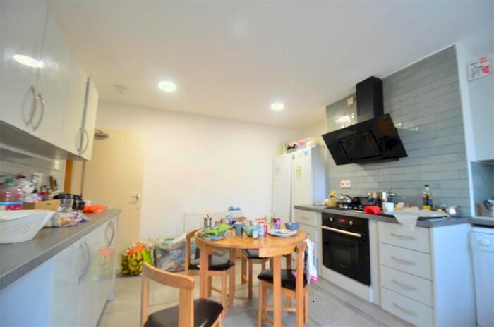 6 Bedroom Terraced House To Rent In Tiverton Road, Selly Oak, Birmingham, B29