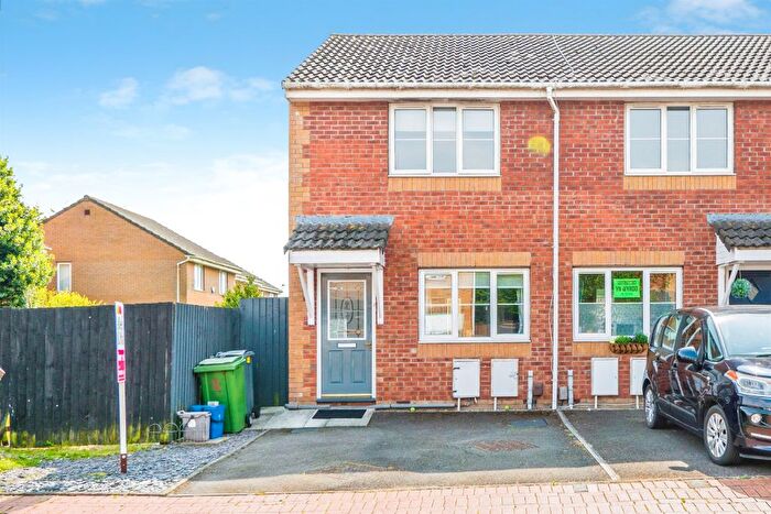 2 Bedroom End Of Terrace House For Sale In Hind Close, Pengam Green, Cardiff, CF24