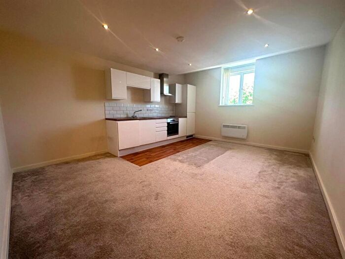 1 Bedroom Apartment For Sale In Wharncliffe Road, Ilkeston, DE7