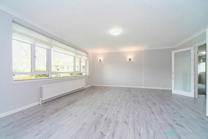 2 Bedroom Flat To Rent In Regents Park Road, London, N3