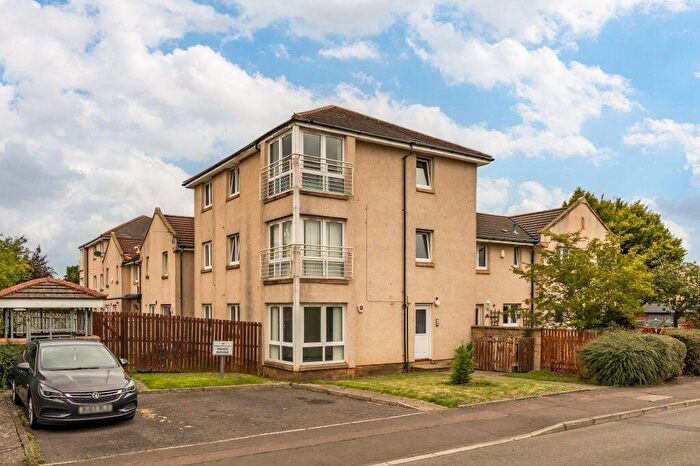 2 Bedroom Flat For Sale In / Saughton Mains Gardens, Edinburgh, EH11
