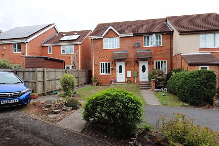 2 Bedroom End Of Terrace House For Sale In Oak Close, Exminster, EX6
