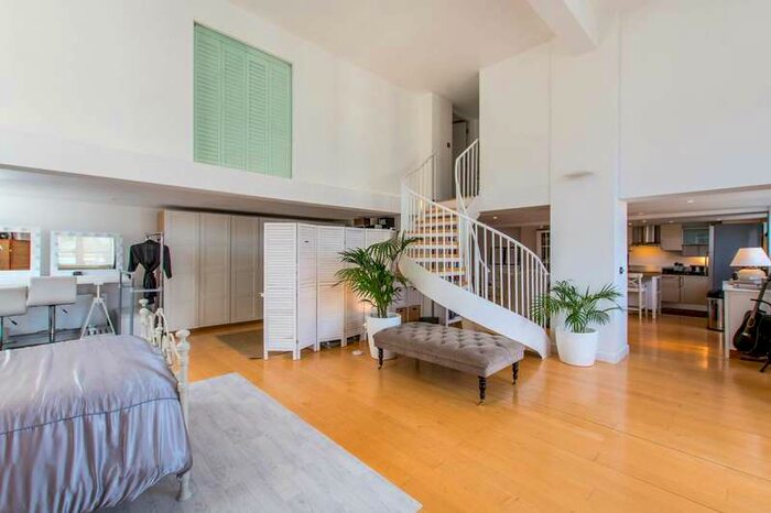 2 Bedroom Flat To Rent In Thackeray Road, Diamond Conservation Area, SW8