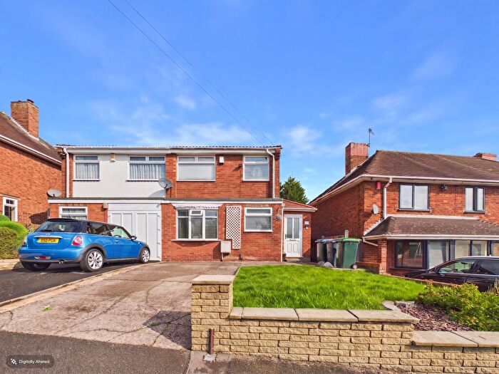3 Bedroom Semi-Detached House For Sale In Scott Road, Great Barr, Birmingham, B43