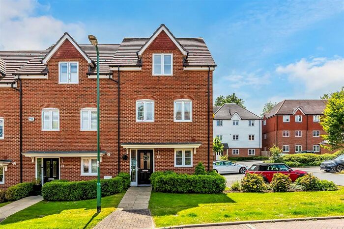 3 Bedroom End Of Terrace House For Sale In Canville Rise, Westerham, TN16
