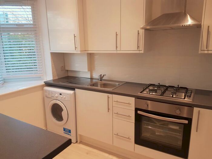 1 Bedroom Flat To Rent In Watford Way, London, NW4