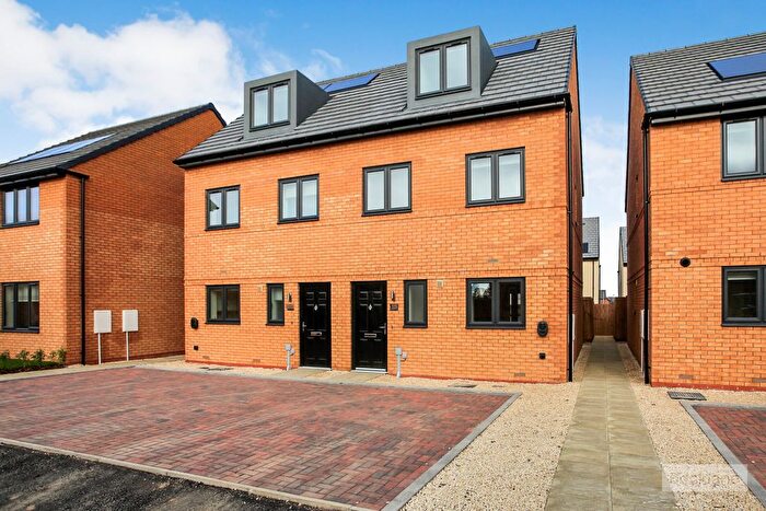 3 Bedroom Property To Rent In Stonemason Way, Peterborough, PE4