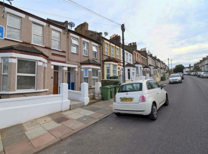 4 Bedroom Terraced House To Rent In Piedmont Road London, SE18