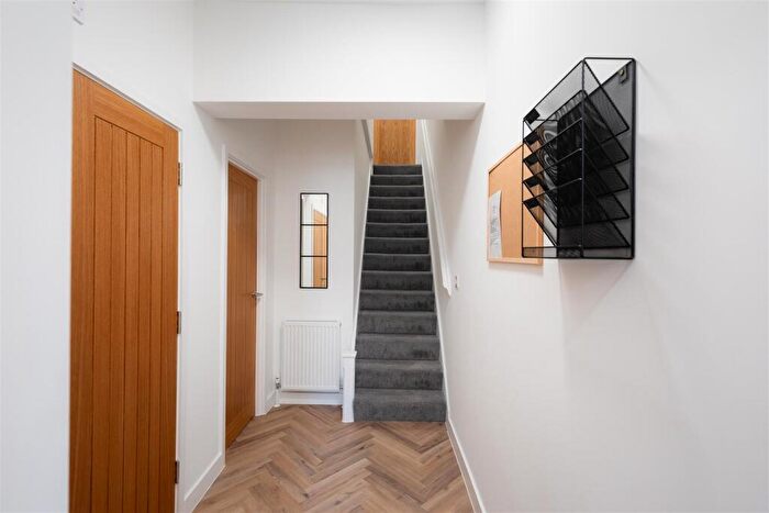 6 Bedroom House To Rent In Thicket Road, Bristol, BS16
