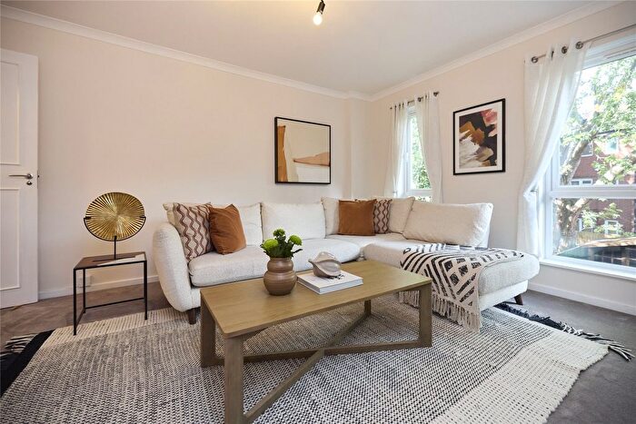 3 Bedroom Terraced House To Rent In Fishers Lane, London, W4