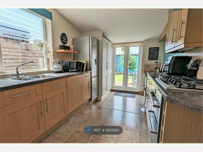4 Bedroom Terraced House To Rent In Gordon Road, Gosport, PO12