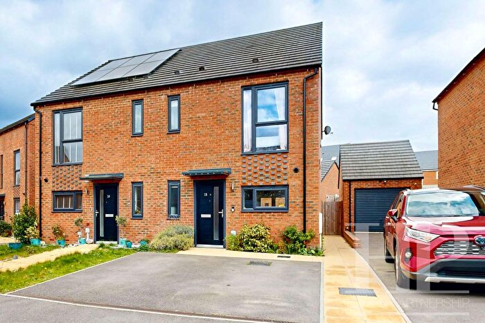 3 Bedroom Semi-Detached House For Sale In Langridge Way, Copthorne, RH10