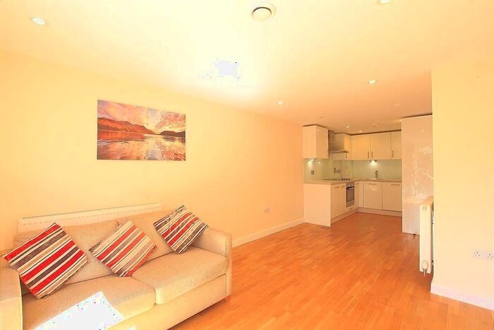 1 Bedroom Flat To Rent In Langley House, Beavers Lane, Hounslow, TW4