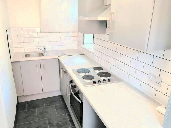 3 Bedroom Semi-Detached House To Rent In Bellscroft Avenue, Thrybergh, Rotherham, S65