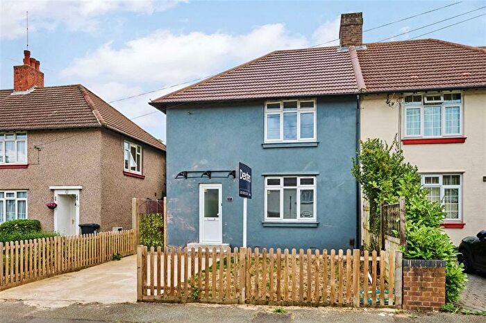 3 Bedroom Property To Rent In Leafy Oak Road, London, SE12