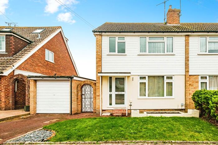 3 Bedroom Semi Detached House For Sale In Tyne Close, Worthing, BN13