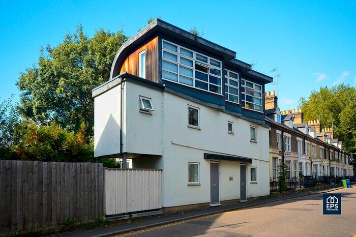 2 Bedroom Flat To Rent In Carlyle Road, CB4