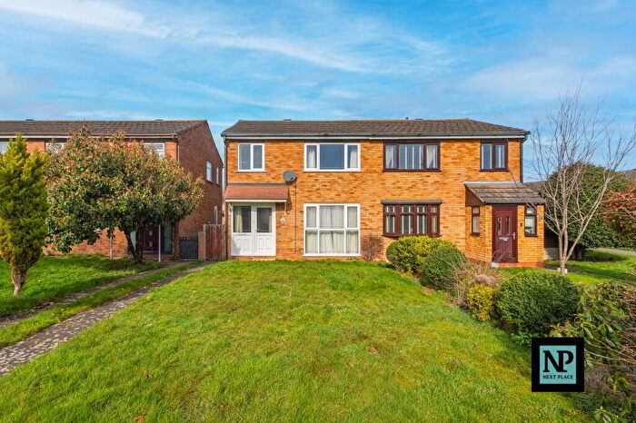 3 Bedroom Semi Detached House For Sale In Pegasus Walk, Tamworth, B79