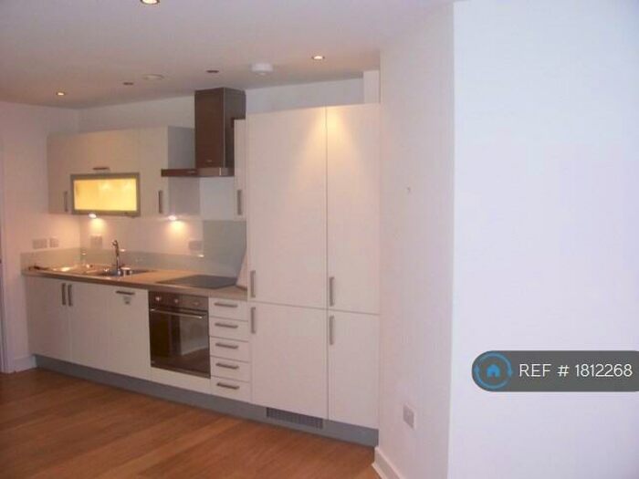 2 Bedroom Flat To Rent In Woolners Way, Stevenage, SG1