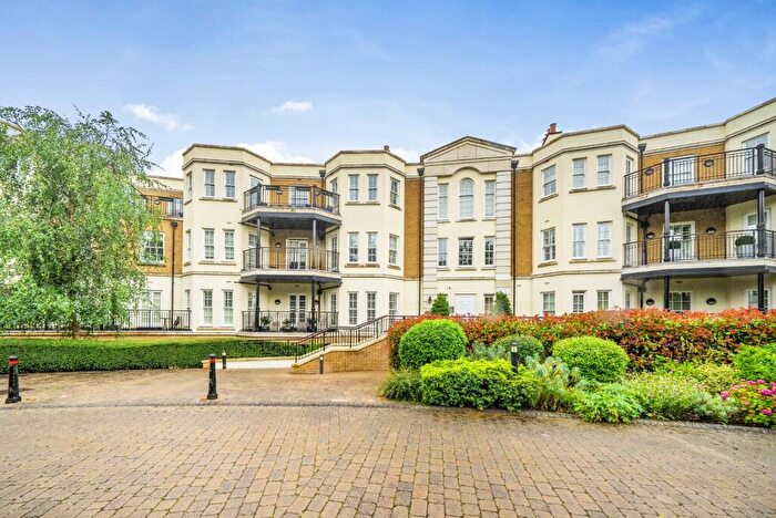 3 Bedroom Penthouse For Sale In Westerham Road, Keston, Kent, BR2
