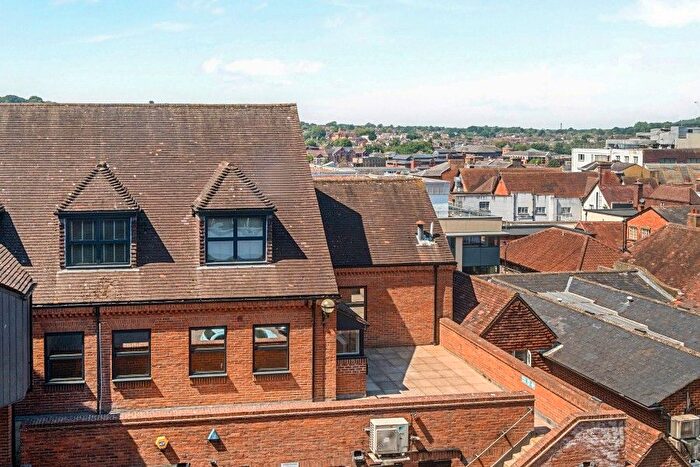 2 Bedroom Flat To Rent In Milkhouse Gate, Guildford, GU1