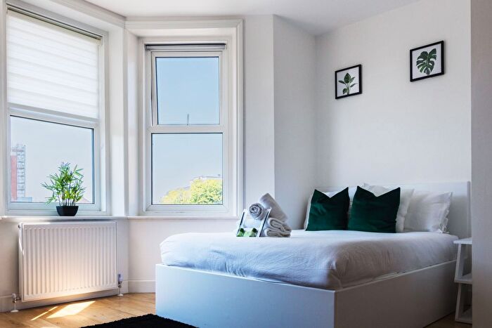 1 Bedroom Flat To Rent In West Hill Road, Bournemouth, BH2