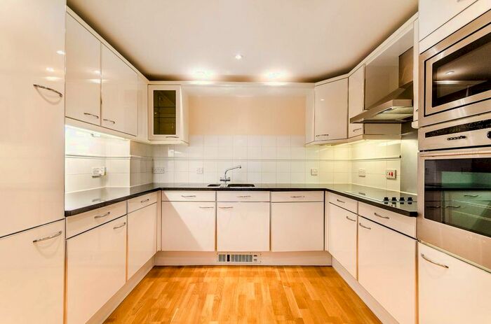 2 Bedroom Flat For Sale In Glaisher Street, Deptford, London, SE8