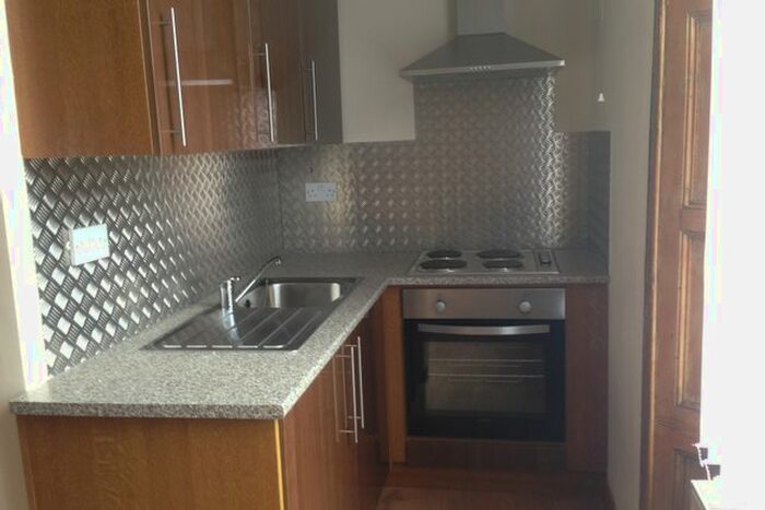 1 Bedroom Flat To Rent In Savile Park Road, Halifax, HX1