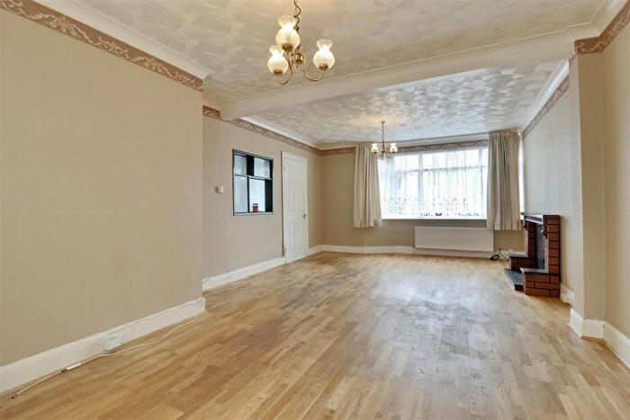 3 Bedroom Property For Sale In Raymond Road, Portsmouth, PO6
