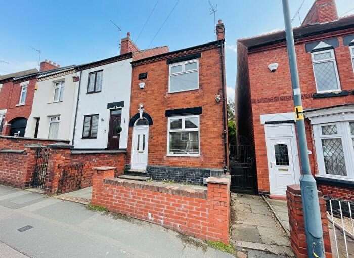 3 Bedroom House For Sale In School Hill, Hartshill, CV10