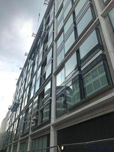 1 Bedroom Flat To Rent In Sugar Quay, London, EC3R