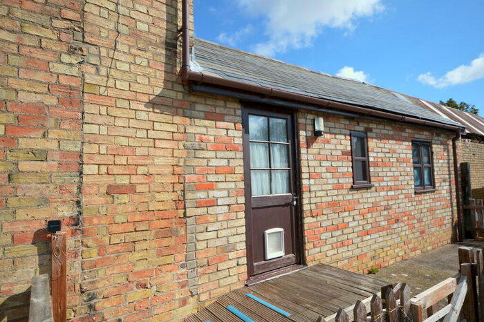 Studio To Rent In Mill Road, Thurleigh, MK44