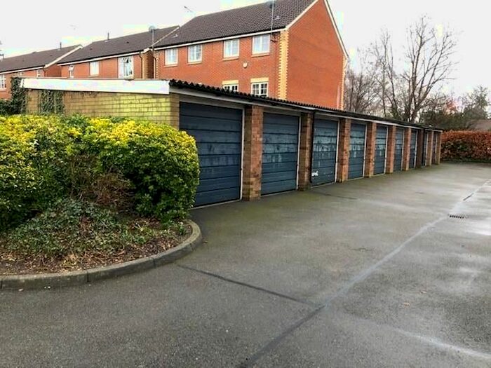Parking/garage To Rent In Garage 5, Grandfield Avenue, Nascot Wood, Watford WD17