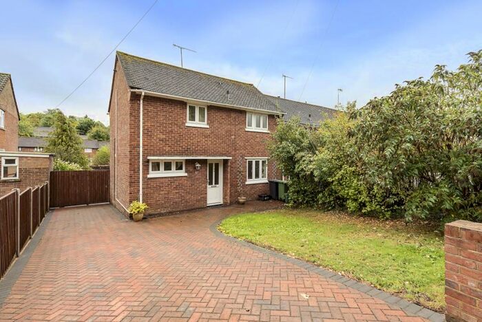 2 Bedroom End Of Terrace House To Rent In Batchwood Drive St. Albans, AL3