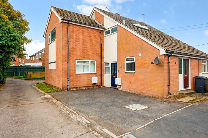 2 Bedroom Maisonette For Sale In Coldharbour Road, Hungerford, RG17