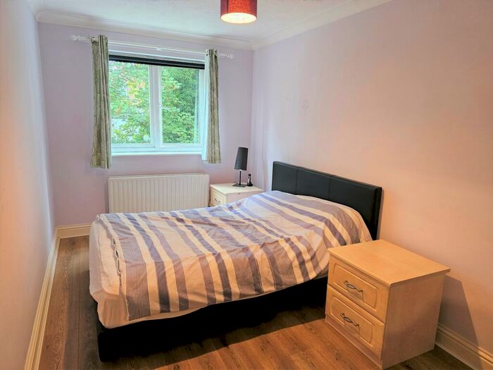 3 Bedroom Flat To Rent In Bryett Close, Holloway, N7